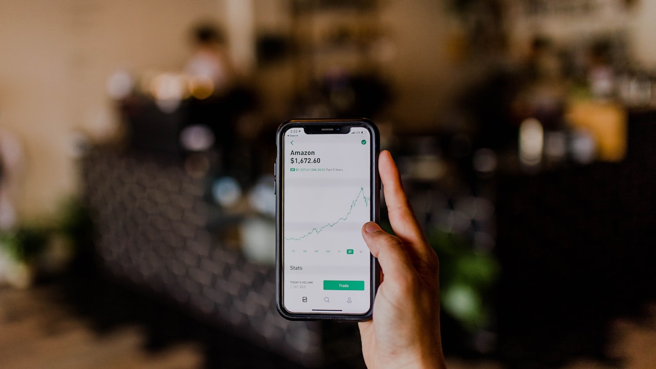 Benefits of buying human hair wigs in bulk