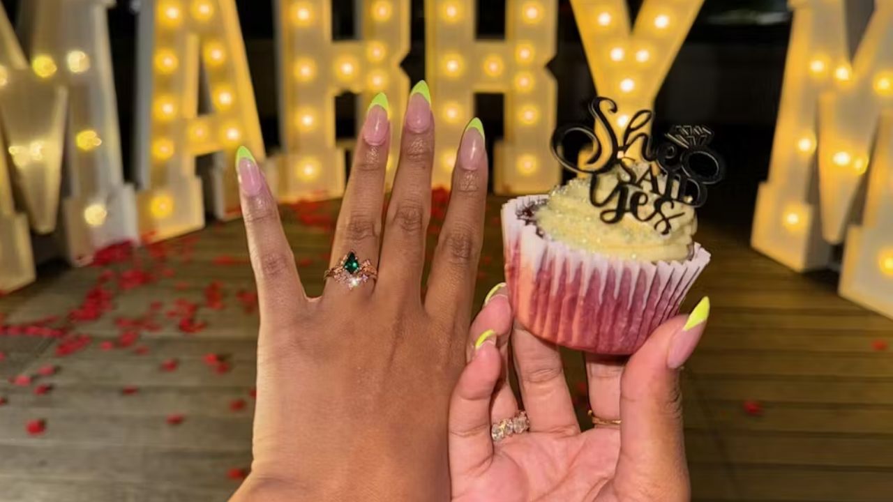 Why Nature-Inspired Moss Agate Engagement Rings Are Trending?